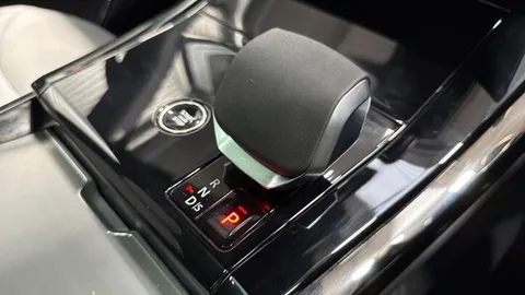 KT74XZS Land Rover Range Rover Sport 3.0 D300 Dynamic SE 5dr Auto Thumbnail #13