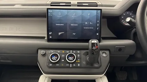 KR74WVV Land Rover Defender 2.0 P300e X-Dynamic HSE 110 5dr Auto Thumbnail #14