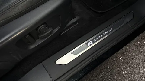 DN22YUR Land Rover Range Rover Evoque 2.0 D200 Evoque Edition 5dr Auto Thumbnail #31