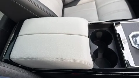 DN22YUR Land Rover Range Rover Evoque 2.0 D200 Evoque Edition 5dr Auto Thumbnail #47