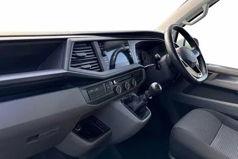 DE74WXM Volkswagen Transporter 2.0 TDI 110 Highline Van Thumbnail #2