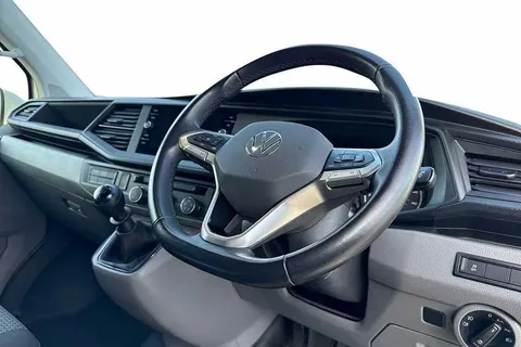 DE74WXM Volkswagen Transporter 2.0 TDI 110 Highline Van Thumbnail #6