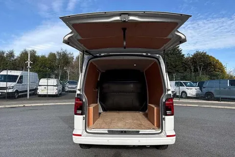 DE74WXM Volkswagen Transporter 2.0 TDI 110 Highline Van Thumbnail #9