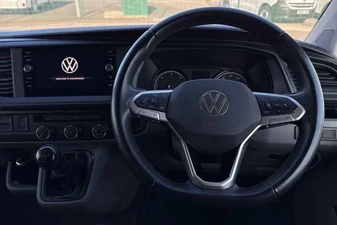DE74WXM Volkswagen Transporter 2.0 TDI 110 Highline Van Thumbnail #12