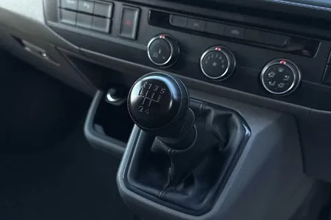 DE74WXM Volkswagen Transporter 2.0 TDI 110 Highline Van Thumbnail #19