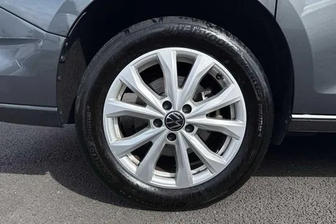 DG74CZK Volkswagen Caddy Maxi 2.0 TDI 122 Life 5dr DSG Thumbnail #21