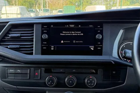 DE74WXM Volkswagen Transporter 2.0 TDI 110 Highline Van Thumbnail #44