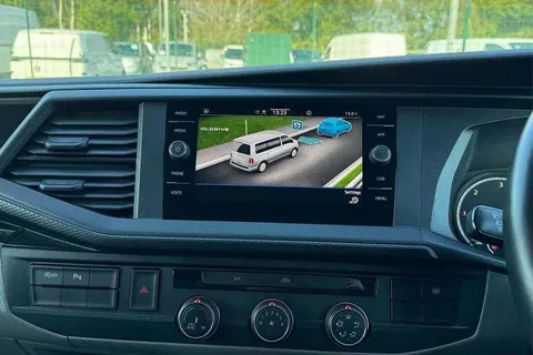 DE74WXM Volkswagen Transporter 2.0 TDI 110 Highline Van Thumbnail #46