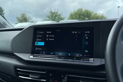 DG74CZK Volkswagen Caddy Maxi 2.0 TDI 122 Life 5dr DSG Thumbnail #48