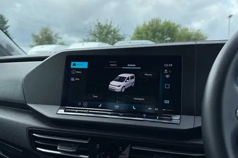 DG74CZK Volkswagen Caddy Maxi 2.0 TDI 122 Life 5dr DSG Thumbnail #50