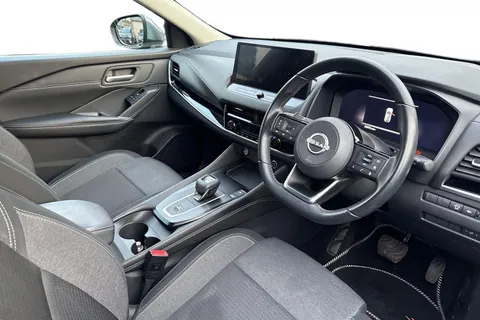 DV72JXR Nissan Qashqai 1.3 DiG-T MH 158 N-Connecta 5dr Xtronic Thumbnail #7