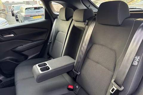 YH72FEK Nissan Qashqai 1.3 DiG-T MH 158 Acenta Premium 5dr Xtronic Thumbnail #13