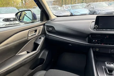 YH72FEK Nissan Qashqai 1.3 DiG-T MH 158 Acenta Premium 5dr Xtronic Thumbnail #14