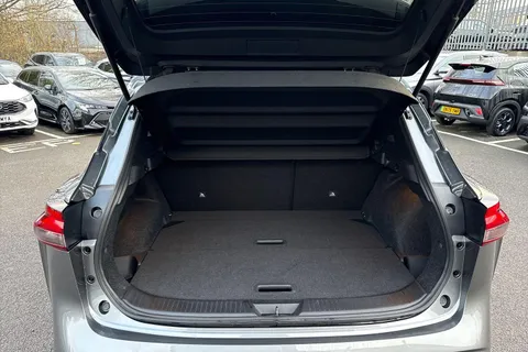 DV72JXR Nissan Qashqai 1.3 DiG-T MH 158 N-Connecta 5dr Xtronic Thumbnail #9