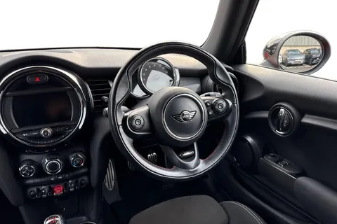 DE68FFA Mini Hatchback 1.5 Cooper II 3dr Thumbnail #12