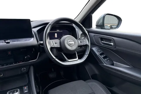 DV72JXR Nissan Qashqai 1.3 DiG-T MH 158 N-Connecta 5dr Xtronic Thumbnail #12