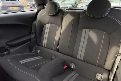 DE68FFA Mini Hatchback 1.5 Cooper II 3dr Thumbnail #13