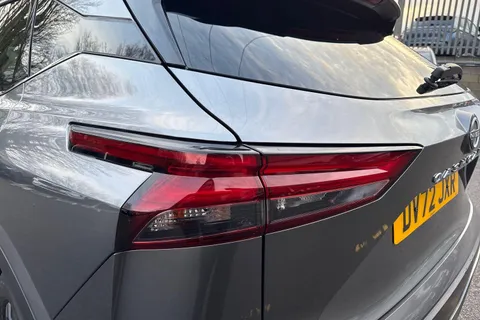 DV72JXR Nissan Qashqai 1.3 DiG-T MH 158 N-Connecta 5dr Xtronic Thumbnail #15