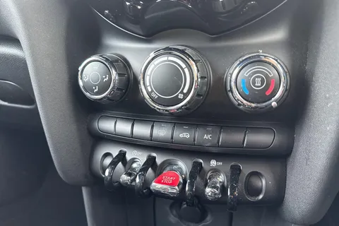 DE68FFA Mini Hatchback 1.5 Cooper II 3dr Thumbnail #18