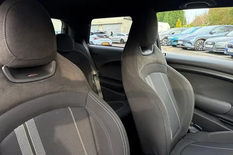 DE68FFA Mini Hatchback 1.5 Cooper II 3dr Thumbnail #20