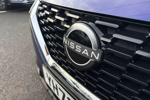 YH72FEK Nissan Qashqai 1.3 DiG-T MH 158 Acenta Premium 5dr Xtronic Thumbnail #25