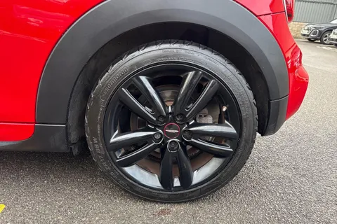 DE68FFA Mini Hatchback 1.5 Cooper II 3dr Thumbnail #23