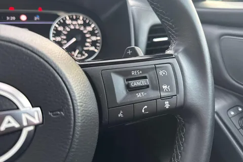 YH72FEK Nissan Qashqai 1.3 DiG-T MH 158 Acenta Premium 5dr Xtronic Thumbnail #29