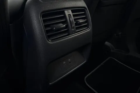 DV72JXR Nissan Qashqai 1.3 DiG-T MH 158 N-Connecta 5dr Xtronic Thumbnail #25