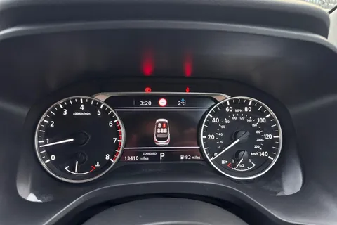 YH72FEK Nissan Qashqai 1.3 DiG-T MH 158 Acenta Premium 5dr Xtronic Thumbnail #30