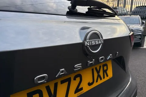DV72JXR Nissan Qashqai 1.3 DiG-T MH 158 N-Connecta 5dr Xtronic Thumbnail #26