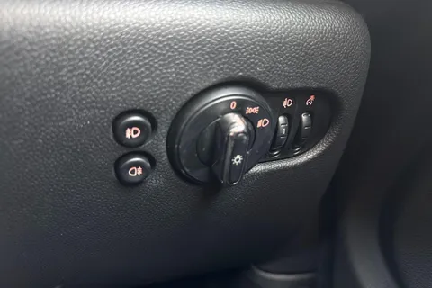 DE68FFA Mini Hatchback 1.5 Cooper II 3dr Thumbnail #28