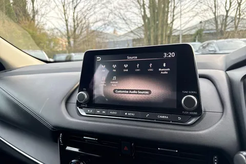 YH72FEK Nissan Qashqai 1.3 DiG-T MH 158 Acenta Premium 5dr Xtronic Thumbnail #33