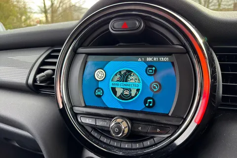 DE68FFA Mini Hatchback 1.5 Cooper II 3dr Thumbnail #30