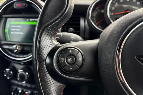 DE68FFA Mini Hatchback 1.5 Cooper II 3dr Thumbnail #32