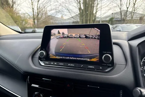 YH72FEK Nissan Qashqai 1.3 DiG-T MH 158 Acenta Premium 5dr Xtronic Thumbnail #37