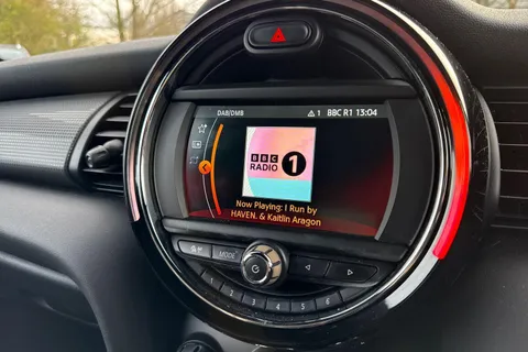 DE68FFA Mini Hatchback 1.5 Cooper II 3dr Thumbnail #34