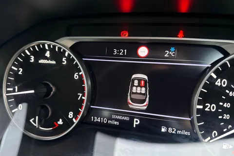 YH72FEK Nissan Qashqai 1.3 DiG-T MH 158 Acenta Premium 5dr Xtronic Thumbnail #39