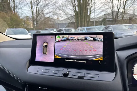 DV72JXR Nissan Qashqai 1.3 DiG-T MH 158 N-Connecta 5dr Xtronic Thumbnail #35