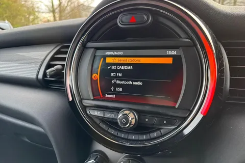 DE68FFA Mini Hatchback 1.5 Cooper II 3dr Thumbnail #35