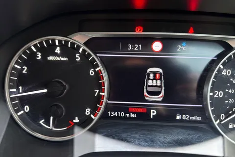 YH72FEK Nissan Qashqai 1.3 DiG-T MH 158 Acenta Premium 5dr Xtronic Thumbnail #40