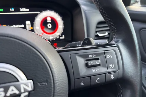 DV72JXR Nissan Qashqai 1.3 DiG-T MH 158 N-Connecta 5dr Xtronic Thumbnail #37