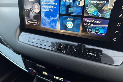 DV72JXR Nissan Qashqai 1.3 DiG-T MH 158 N-Connecta 5dr Xtronic Thumbnail #41