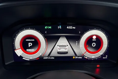 DV72JXR Nissan Qashqai 1.3 DiG-T MH 158 N-Connecta 5dr Xtronic Thumbnail #43