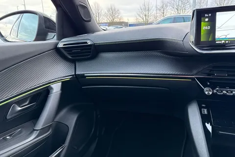 DE22ENL PEUGEOT 2008 1.2 PureTech 130 GT 5dr Thumbnail #14