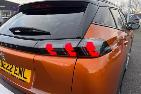 DE22ENL PEUGEOT 2008 1.2 PureTech 130 GT 5dr Thumbnail #15