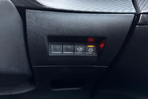 DE22ENL PEUGEOT 2008 1.2 PureTech 130 GT 5dr Thumbnail #41