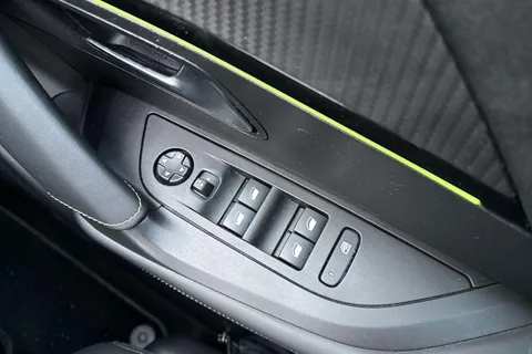 DE22ENL PEUGEOT 2008 1.2 PureTech 130 GT 5dr Thumbnail #42