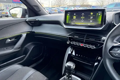 DE22ENL PEUGEOT 2008 1.2 PureTech 130 GT 5dr Thumbnail #43