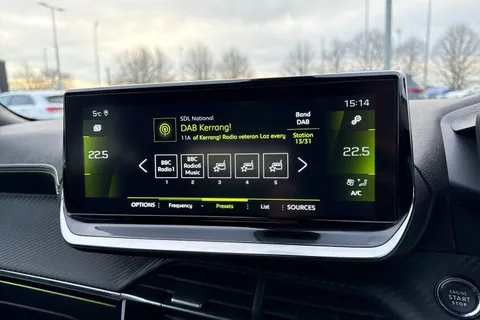 DE22ENL PEUGEOT 2008 1.2 PureTech 130 GT 5dr Thumbnail #44