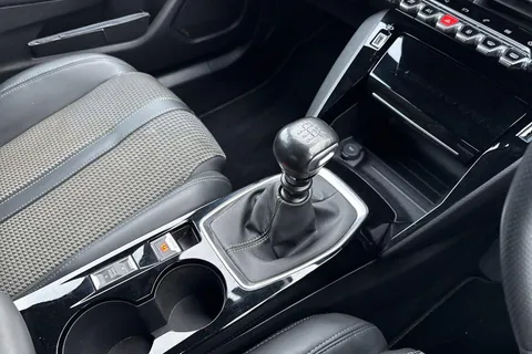 DE22ENL PEUGEOT 2008 1.2 PureTech 130 GT 5dr Thumbnail #57